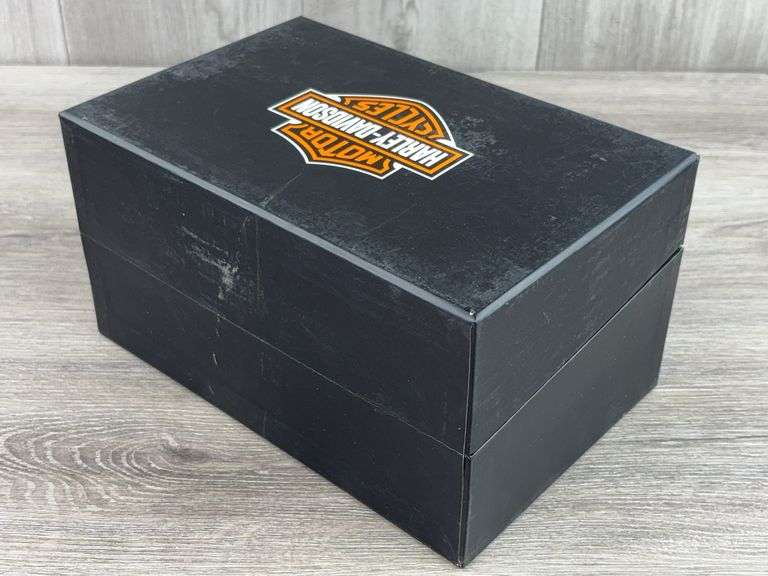 Harley Davidson Heritage Softail FLSTC Motorcycle, 1/12