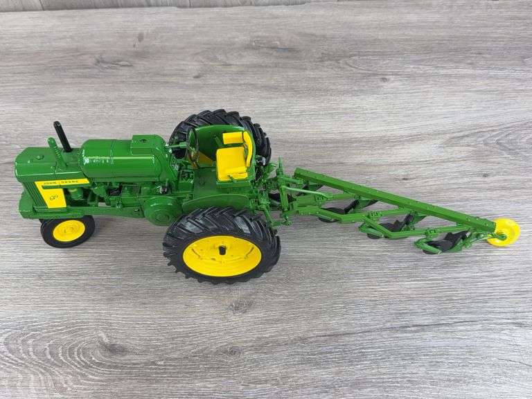John Deere 620 LP NF W/4 Bottom Plow, 1/16