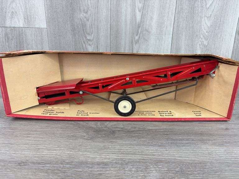 Portable Elevator, Ertl, 1/16