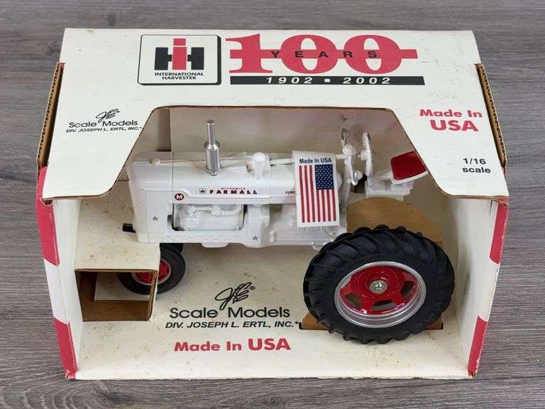 IH McCormick Farmall M NF, 1/16, 2002 100 Yrs Demo IH Co.