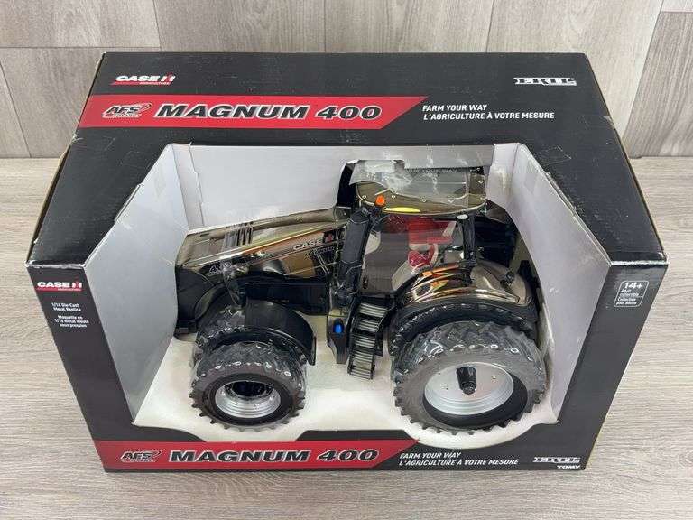 Case IH Magnum 400 Front/Rear Duals, 1/16, Black Chrome