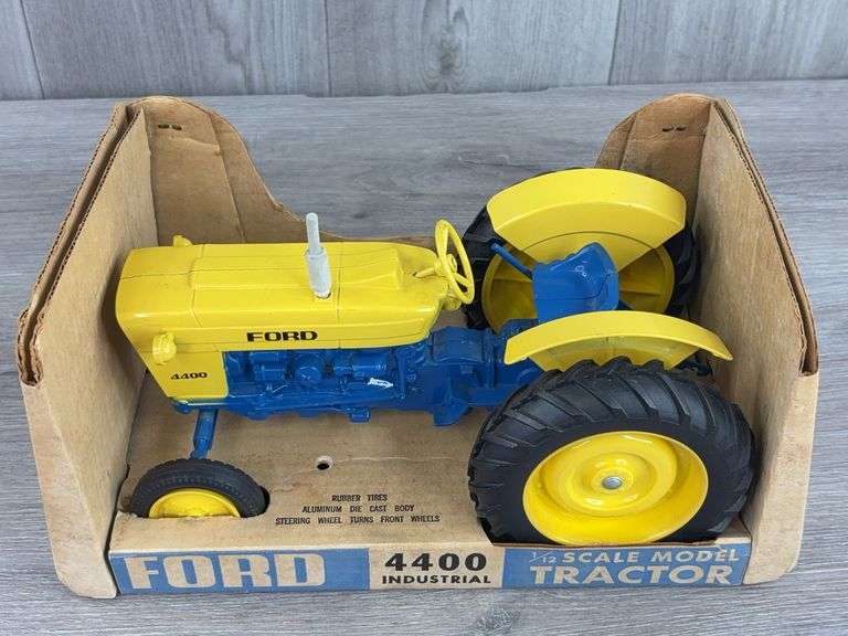 Ford 4400 WF Industrial, 1/12, Ertl, 3 PT.