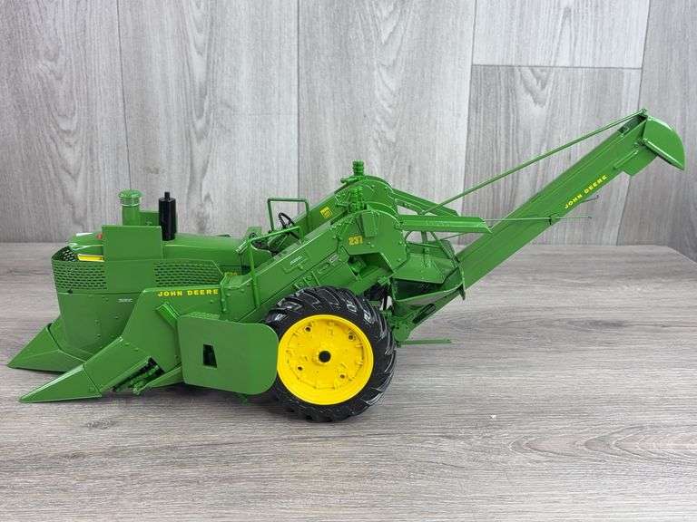 John Deere 4020 NF W/237 Corn Picker, 1/16, Precision Classics 14
