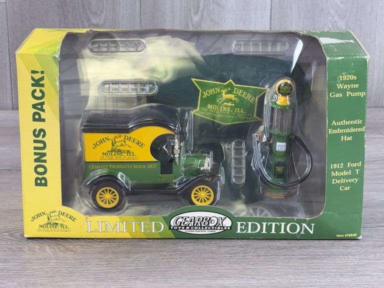 1912 Ford Model T John Deere Delivery Car, Wayne Gas Pump & Hat