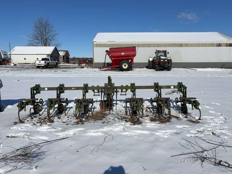 John Deere 825 Row Cultivator