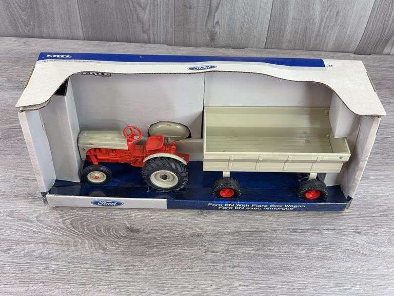 Ford 8N W/Flare Box Wagon, 1/16, Ertl