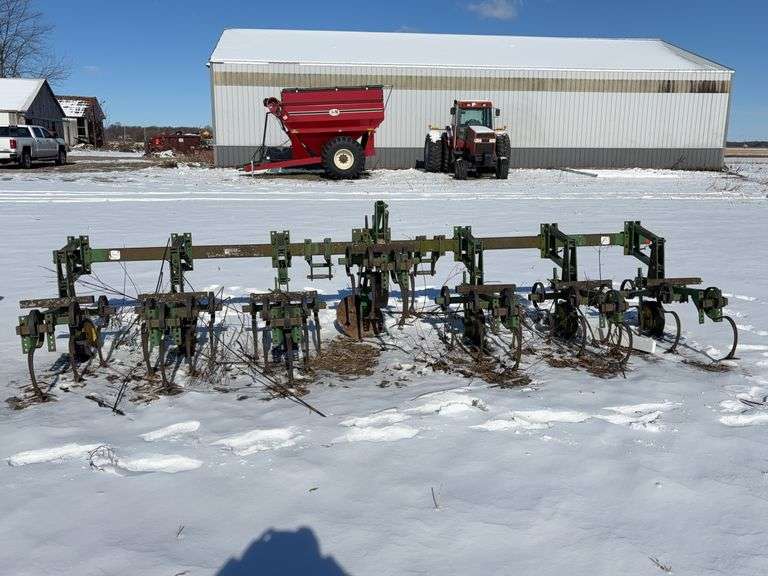 John Deere 825 Row Cultivator