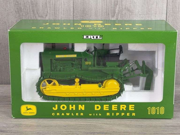 John Deere 1010 Crawler W/Ripper, 1/16, Ertl