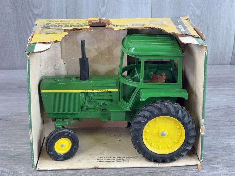 John Deere Generation II 4430 WF, 1/16, Ertl Toys
