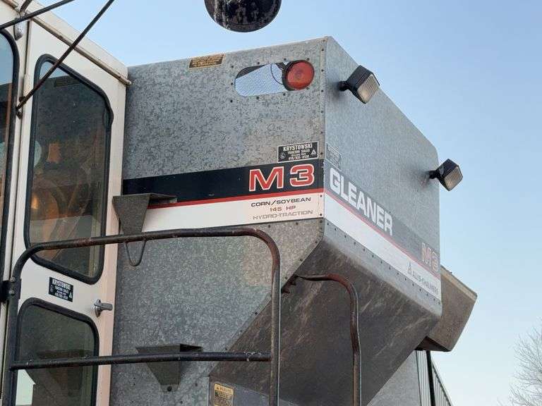 Gleaner M3 Combine