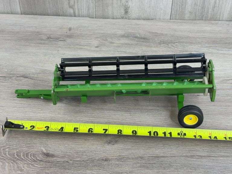 John Deere Grain Head-1/24 & Cart, Custom, 14 1/2” Long