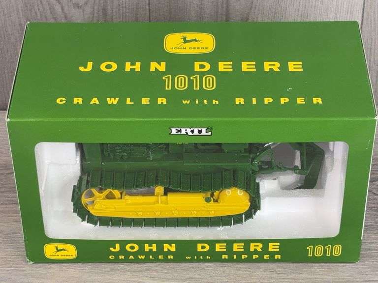 John Deere 1010 Crawler W/Ripper, 1/16, Ertl
