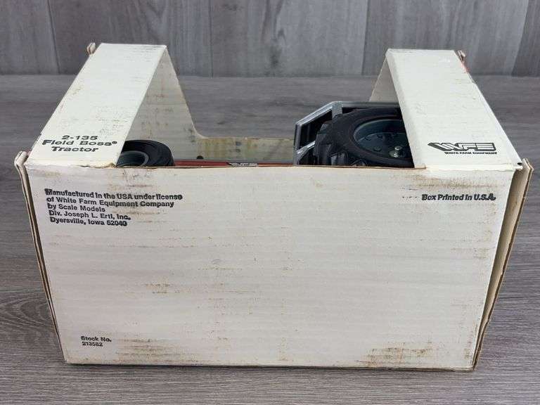 White Farm Equipment 2-135 Field Boss WF, 1/16