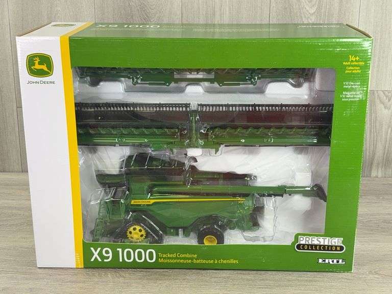 John Deere X9 1000 Tracked Combine, 1/32, Prestige Collection