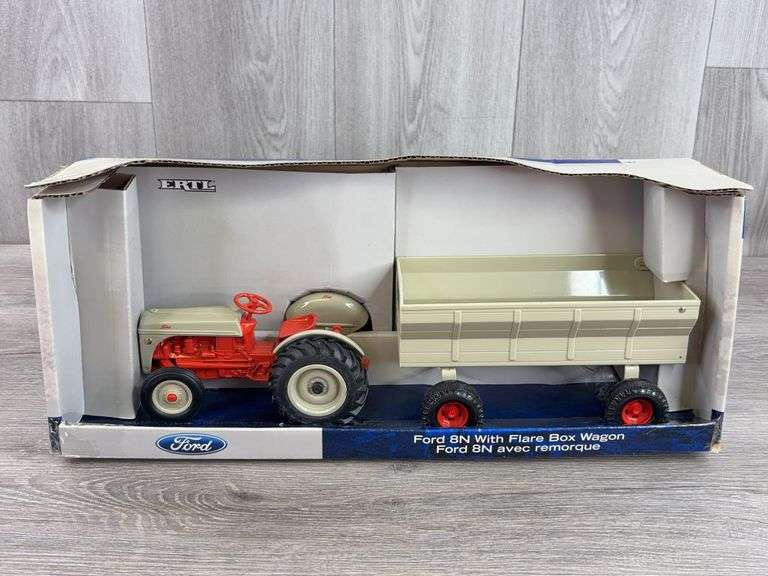 Ford 8N W/Flare Box Wagon, 1/16, Ertl