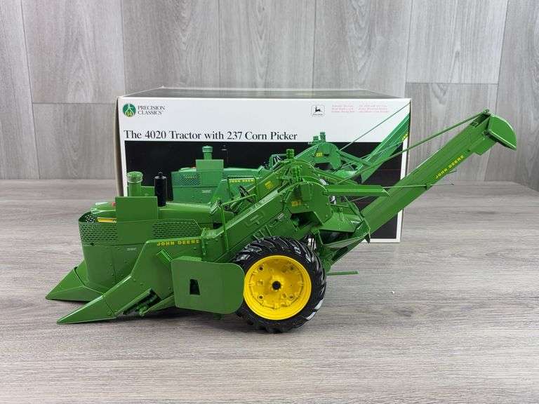 John Deere 4020 NF W/237 Corn Picker, 1/16, Precision Classics 14