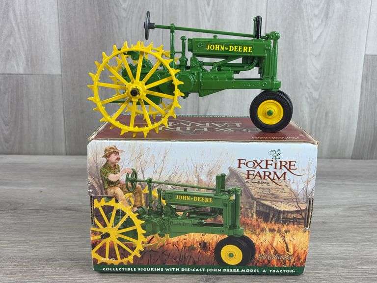 John Deere A NF W/Farmer Red, 1/16, Foxfire Farms