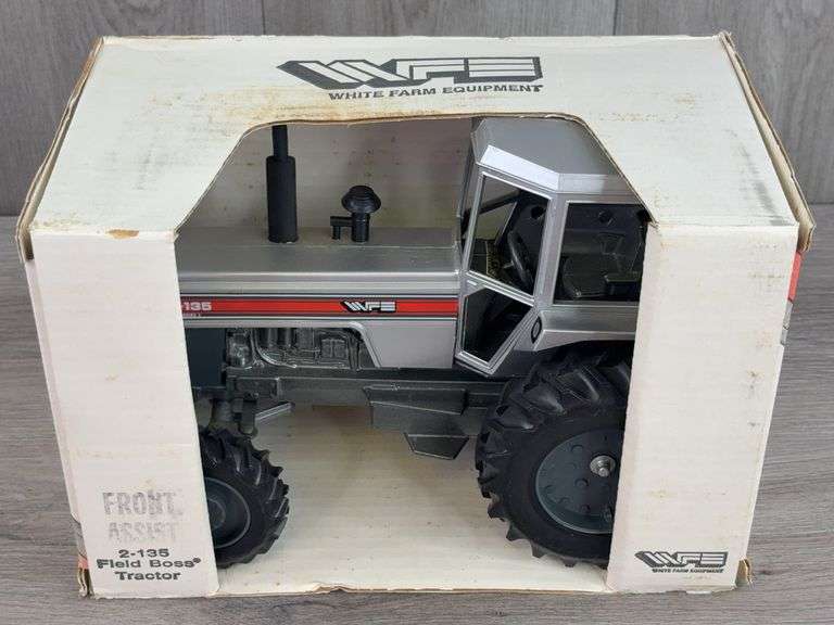 White Farm Equipment 2-135 FWA, 1/16, Scale Models