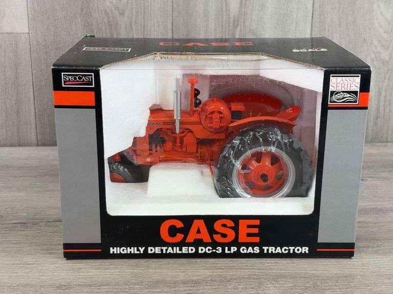 Case DC-3 LP NF, 1/16, SpecCast, Broken Steering Column