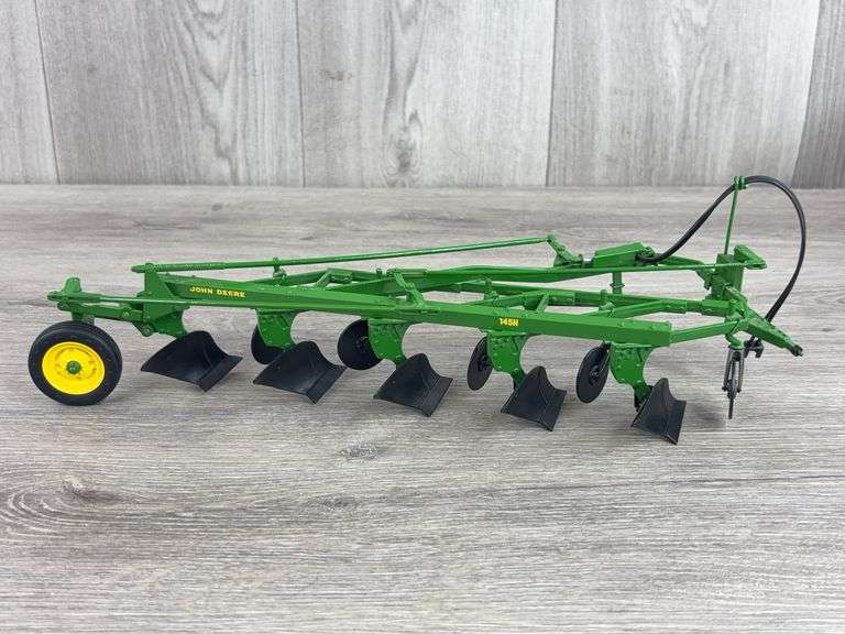 John Deere F145H 5 Bottom Moldboard Plow, 1/16