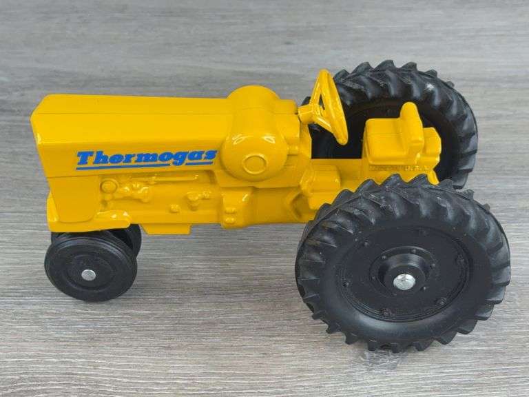 Minneapolis-Moline M602 Thermogas LP NF, 1/24, Ertl