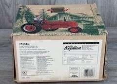 IH Farmall H W/Farmer, 1/16, Special 50th Anniversary Edition