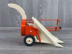 Allis-Chalmers 2 Row Corn Picker, 1/16, Custom