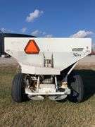 Willmar 600 Fertilizer Spreader - 50’ Spread