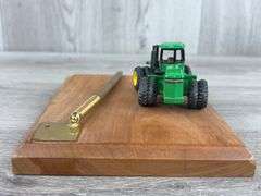 John Deere 8850 4WD Duals-Ertl On Plaque, 1/64