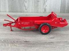 IH McCormick 200 Spreader, 1/16, Precision Series 9