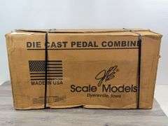 Gleaner Super 7 Black Stealth Pedal Combine, NIB, Scale Models