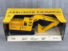 John Deere 690 Excavator, 1/25, Ertl