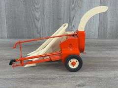 Allis-Chalmers 2 Row Corn Picker, 1/16, Custom