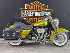 Harley Davidson Road King  FLHRC Motorcycle, 1/12