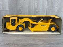 John Deere 860 Scraper, 1/25, Ertl Toys