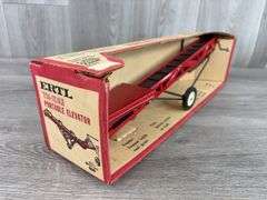 Portable Elevator, Ertl, 1/16