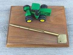 John Deere 8850 4WD Duals-Ertl On Plaque, 1/64