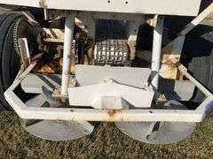 Willmar 600 Fertilizer Spreader - 50’ Spread