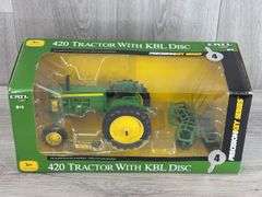 John Deere 420 Tractor w KBL Disc
