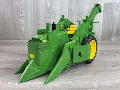 John Deere 4020 NF W/237 Corn Picker, 1/16, Precision Classics 14