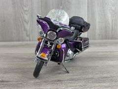 Harley Davidson Ultra Classic FLHTCU Motorcycle, 1/12