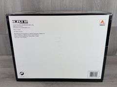 Allis-Chalmers D-17 W/New Idea Picker, 1/16, Precision Series 8