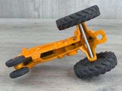 Minneapolis-Moline R NF W/Driver, 1/25, Slik, Repainted