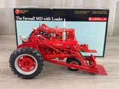 IH McCormick Farmall MD W/No. 31 Power Loader, 1/16