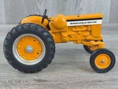 Minneapolis-Moline M670 LP WF, Fenders Not Original