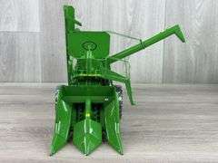 John Deere 45 Combine W/10 Corn Head, 1/16, Prestige Collection