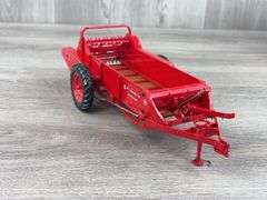 IH McCormick 200 Spreader, 1/16, Precision Series 9