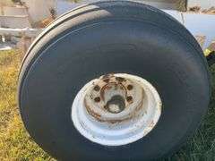 Willmar 600 Fertilizer Spreader - 50’ Spread