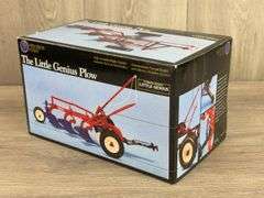 McCormick-Deering Little Genius Plow No. 8, 1/16