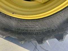 John Deere 7130 Loader Tractor